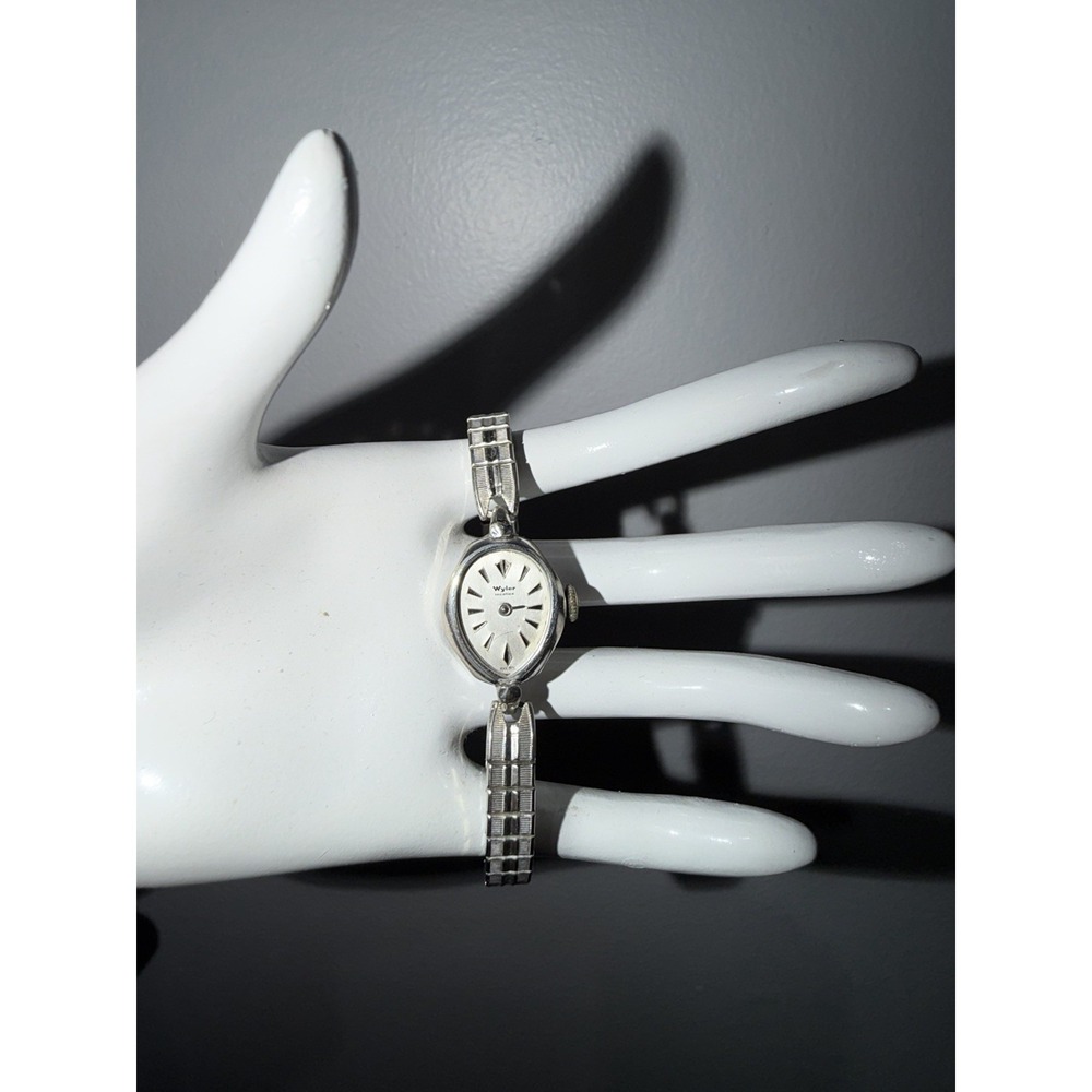 Longines Watch Ladies Manual White Dial Vintage Swiss Made Round 10k White Gold